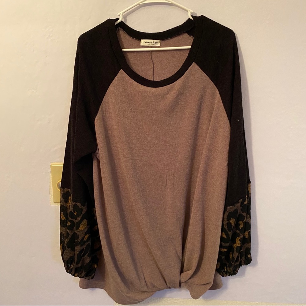 NWOT Cream N Sugar Cheetah Balloon Sleeve Top